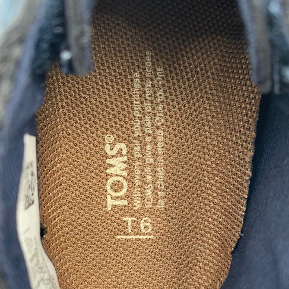 Toms Blue Moccasins with Suede Texture chukka boots size 6 toddler nwot